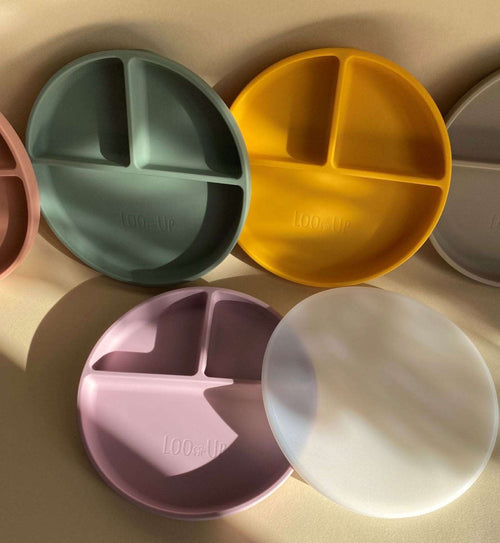 Assiette compartimentée en silicone avec ventouse et couvercle – moutarde